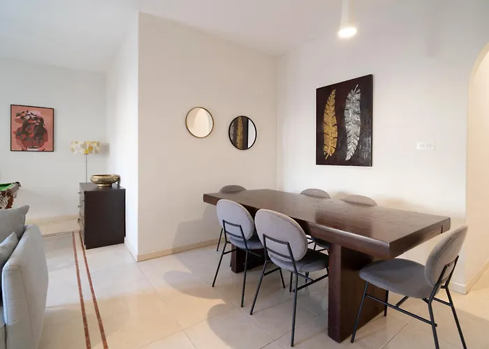 Xmajjar With Sea Side Views By Haven And Keys Malta * Sliema