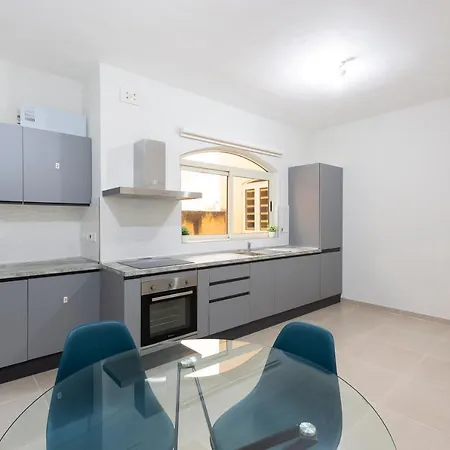 Xmajjar Suites With Sea Side Views By Haven And Keys Malta Apartament *