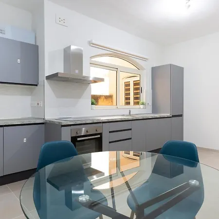 Apartment Just Minutes From The By Jl Sliema