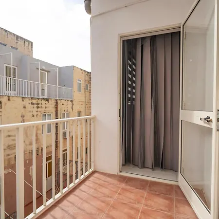 Xmajjar - Sea Side Views - Pool Table Apartment