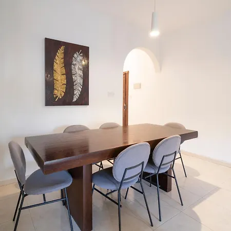 Xmajjar - Sea Side Views - Pool Table Apartmán Sliema