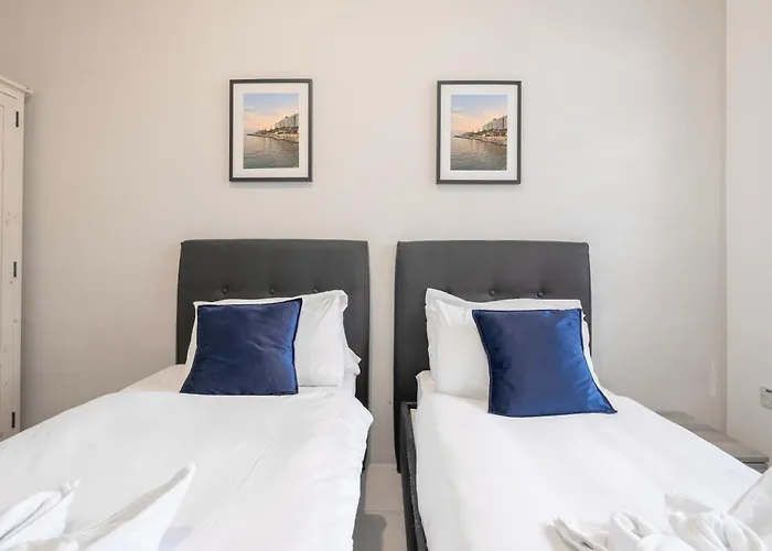 Xmajjar With Sea Side Views By Haven And Keys Malta Sliema